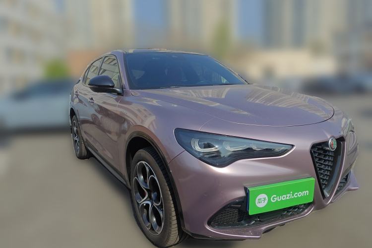 Used Alfa Romeo Stelvio 2023 2.0T 280HP Veloce Track Edition Front Right 45 Deg