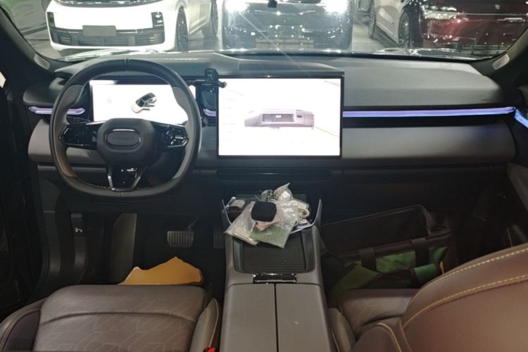 Used Lynk & Co 08 EM-P 2025 120km Long-Range Plus
