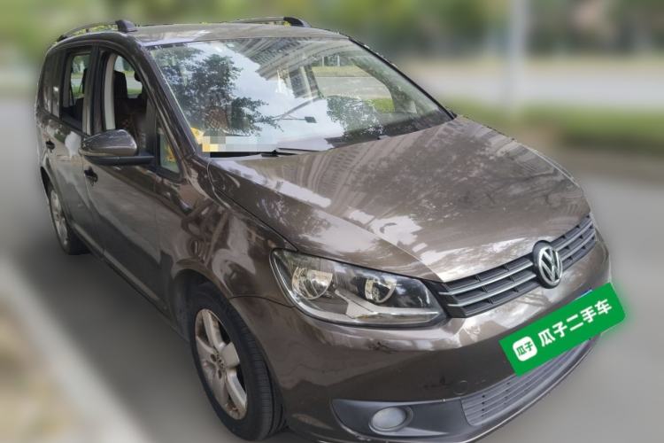 Used Volkswagen Touran 2013 1.4T Manual Fashion Edition 5 Seats Front Right 45 Deg