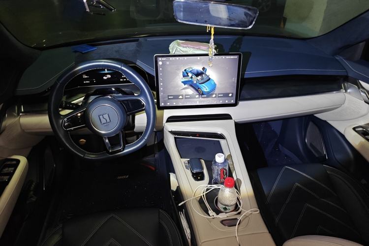 Used Zeekr 001 2023 WE Edition 100 kWh Center Console