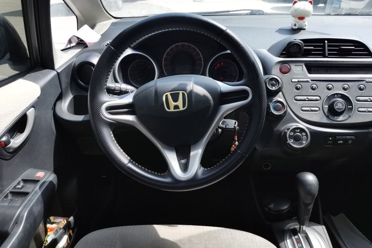 Used Honda Fit 2008 1.5L automatic luxury edition
