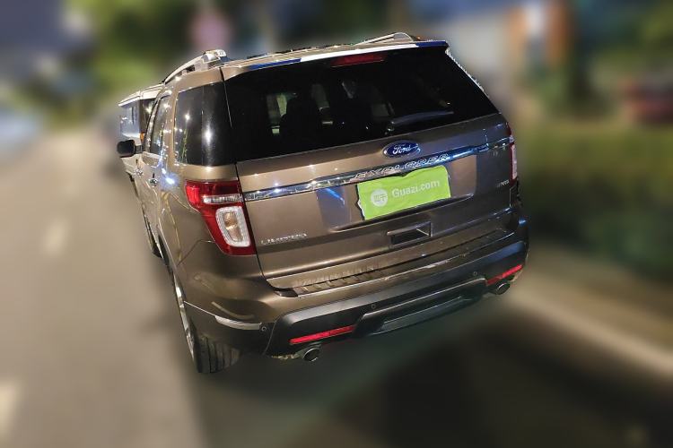 Used Ford Explorer 2013 3.5L Deluxe Model
