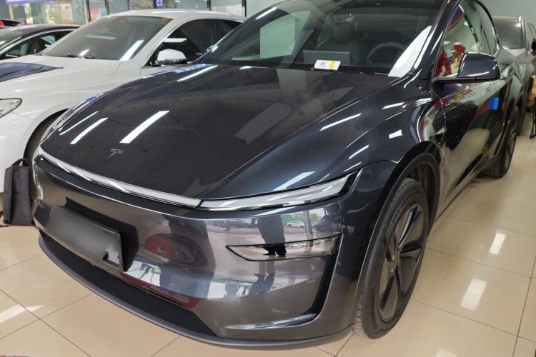 Used Tesla Model Y 2026 Long-Range All-Wheel-Drive Model