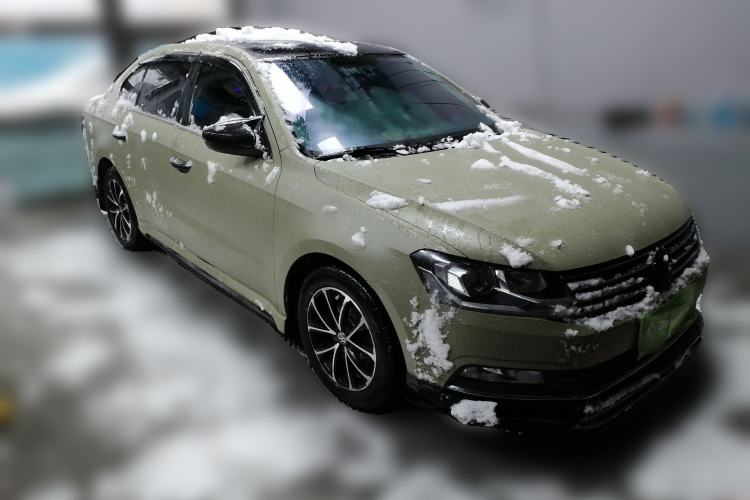 Used Volkswagen Lavida 2017 230TSI DSG Comfort Edition Front Right 45 Deg