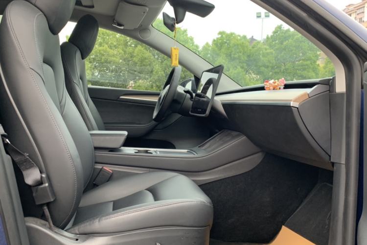 Used Tesla Model Y 2021 Long-Range All-Wheel-Drive Version