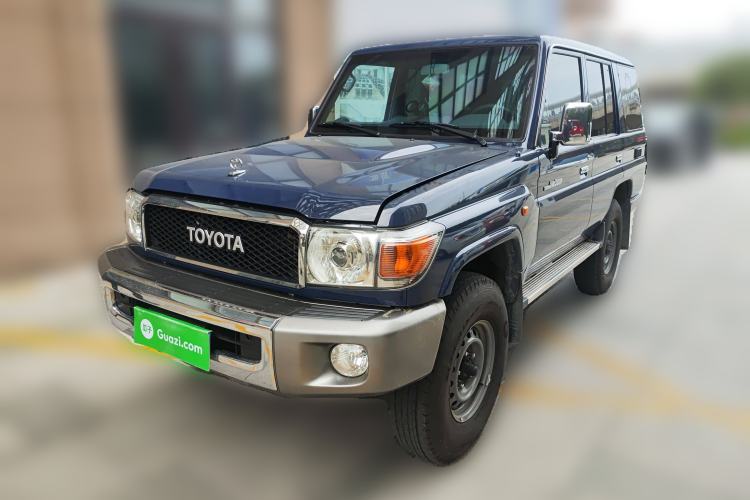 Used Toyota Land Cruiser 2018 4.0L LC76 4-Seater Four-Wheel Drive Middle East Version