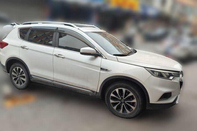 Used Dongfeng Fengdu MX5 2016 2.0L Automatic Flagship Edition Front Right 45 Deg