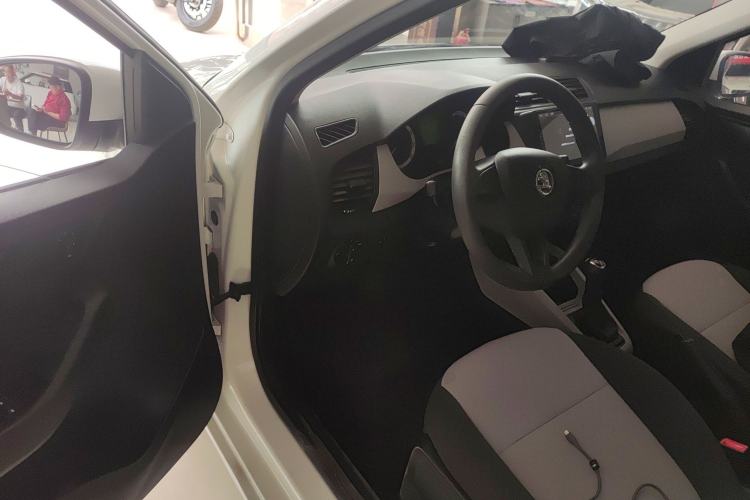 Used Skoda Fabia 2017 1.4L Automatic Car Enjoy Edition
