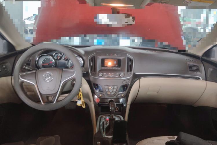 Used Buick Regal 2014 2.0L Leading Fashion Edition Center Console