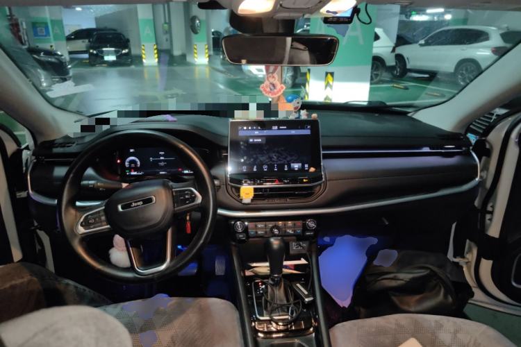 Used Jeep Compass 2021 220T Automatic Elite Edition Center Console