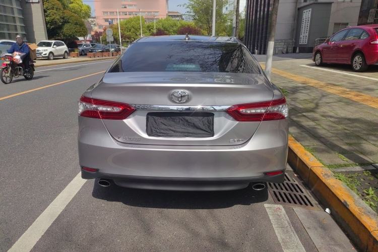 Used Toyota Camry 2021 2.0G Luxury Edition
