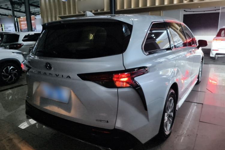 Used Toyota Granvia 2023 2.5L Hybrid Comfort Edition
