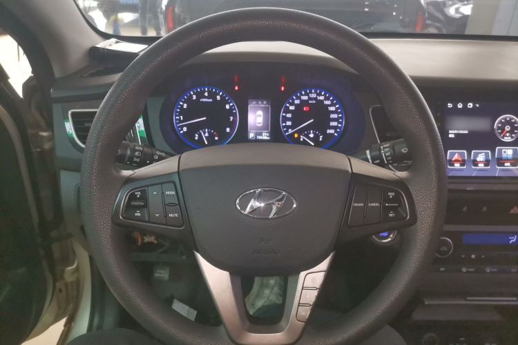 Used Hyundai Mistra 2014 1.8L Automatic Smart GLS Steering Wheel