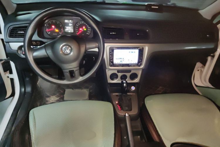 Used Volkswagen Gran Lavida 2013 1.6L Automatic Fashion Model