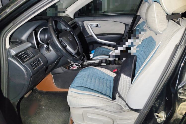 Used Bestune X80 2013 2.0L automatic comfort version Left Front Seat