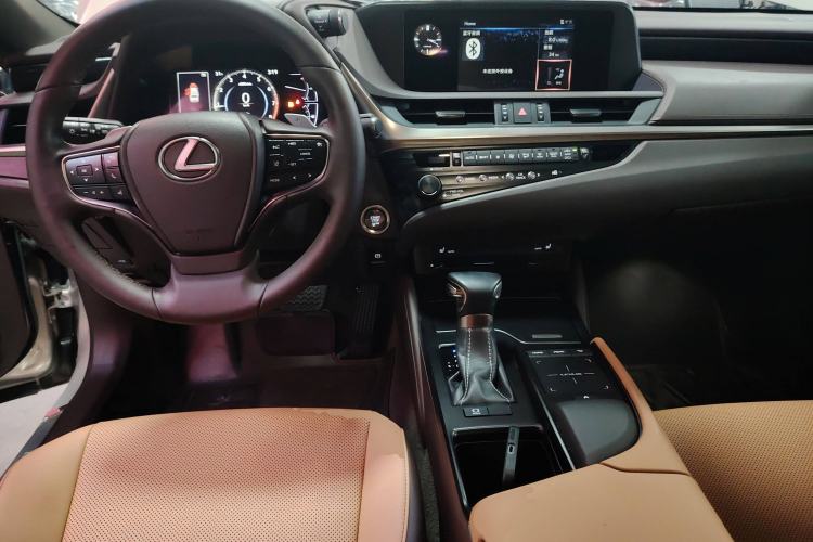 Used Lexus ES 2018 260 Excellence Edition China VI Standard