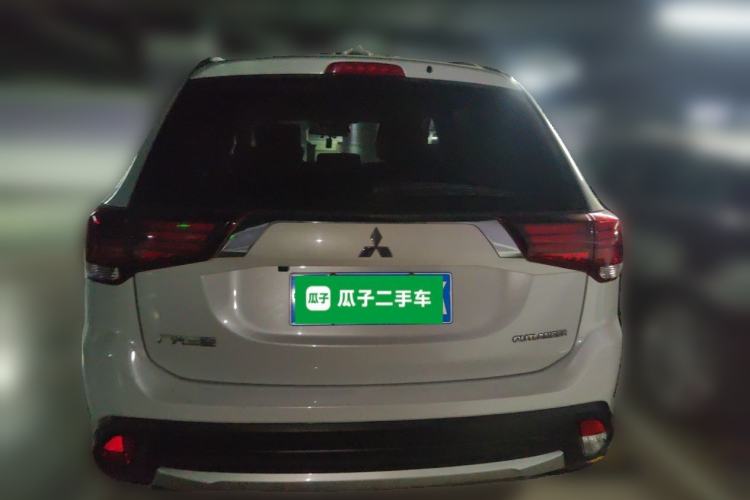 Used Mitsubishi Outlander 2018 2.0L Two-Wheel Drive Glory Edition 5 Seats
