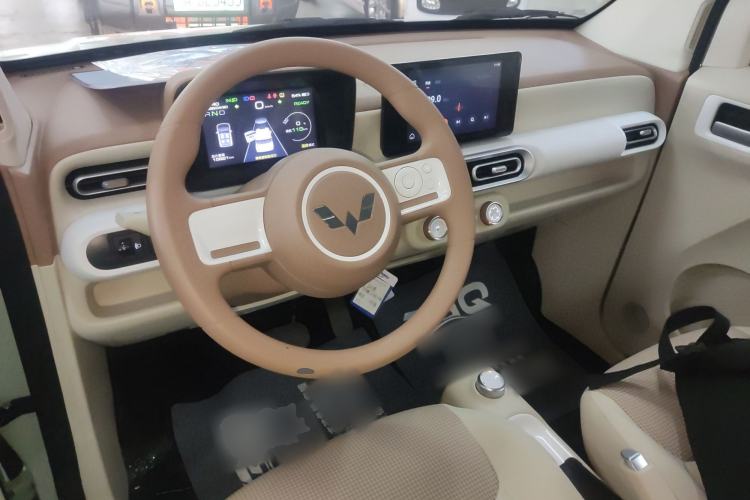 Used Wuling Hongguang MINIEV 2024 3rd Generation 215km Advanced Version