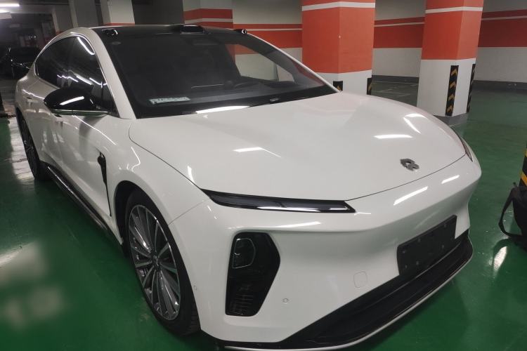 Used Nio ET9 2025 100 kWh Front Right 45 Deg