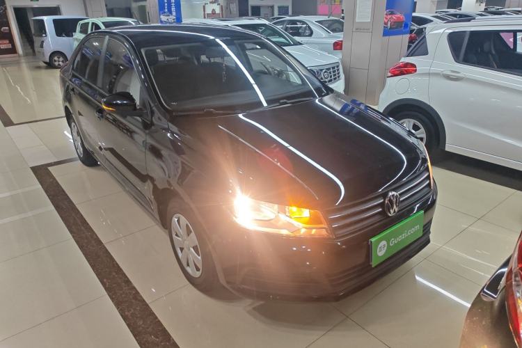 Used Volkswagen Santana 2016 1.6L Automatic Fashion Edition Exterior 1