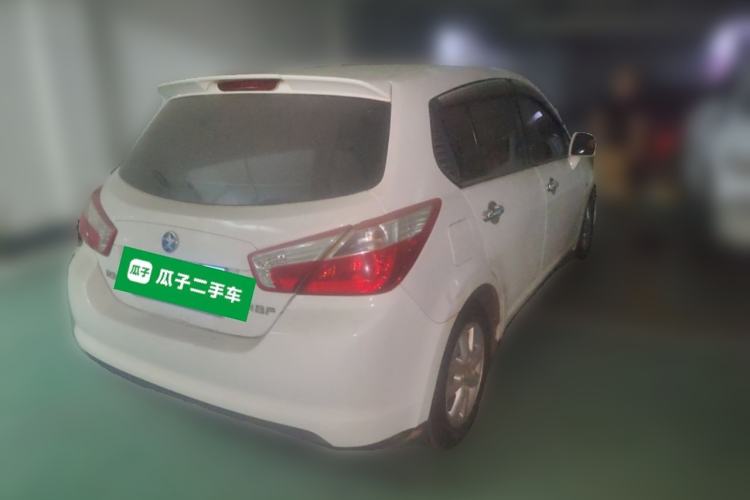 Used Venucia R50 2013 1.6L Automatic Fashion Edition
