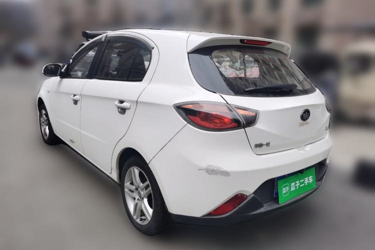 Used Oley 2014 Hatchback 1.5L Manual Comfort Model Rear Left 45 Deg