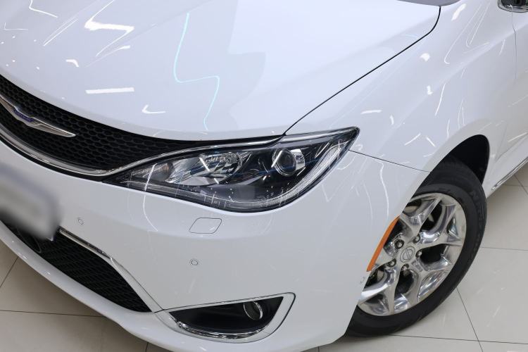 Used Chrysler Grand Voyager 2017 3.6L Premium Edition