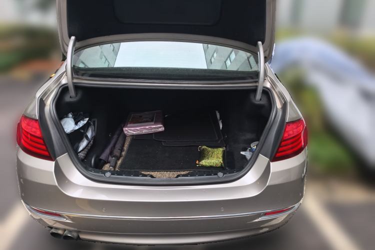 Used BMW 5 Series 2013 525Li Leading Model
