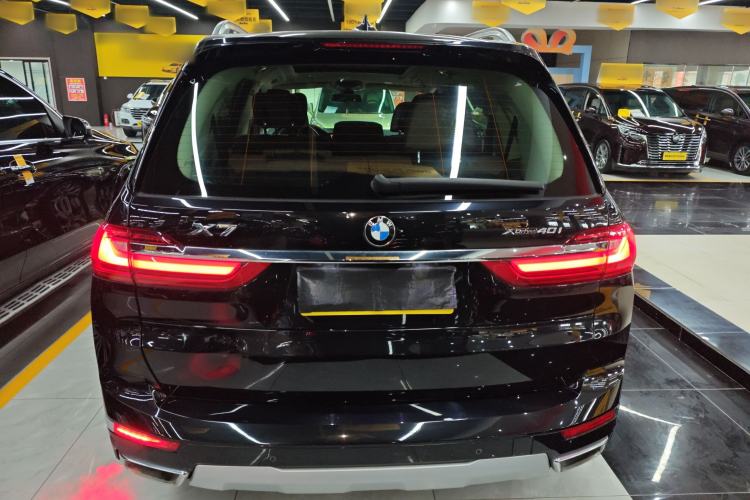 Used BMW X7 2021 xDrive40i Luxury Package with Leading Features
