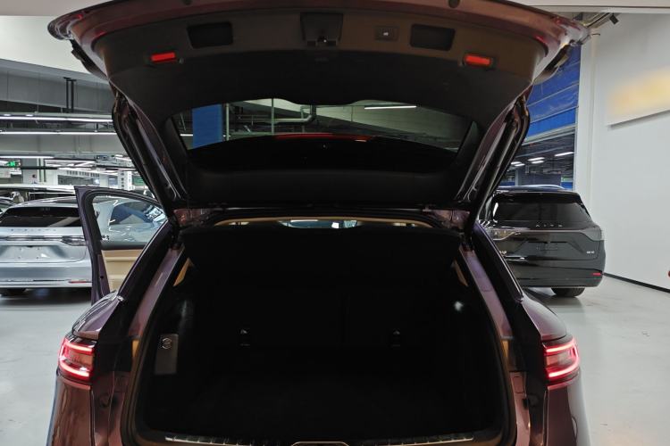 Used Hima AITO M5 2025 Extended-Range Ultra All-Wheel-Drive Version Trunk