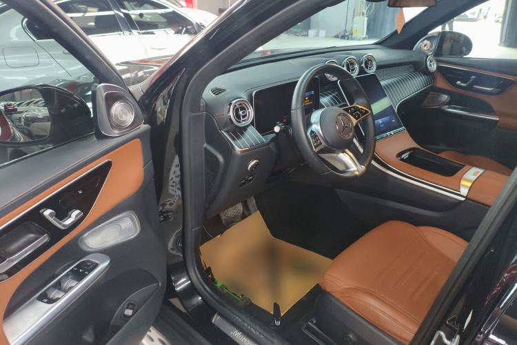 Used Mercedes-Benz GLC 2023 GLC 260 L 4MATIC Dynamic Edition 5-seater