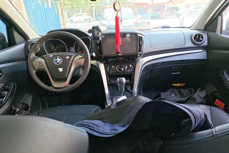 Used Venucia T70 2016 2.0L CVT Smart Choice Edition
