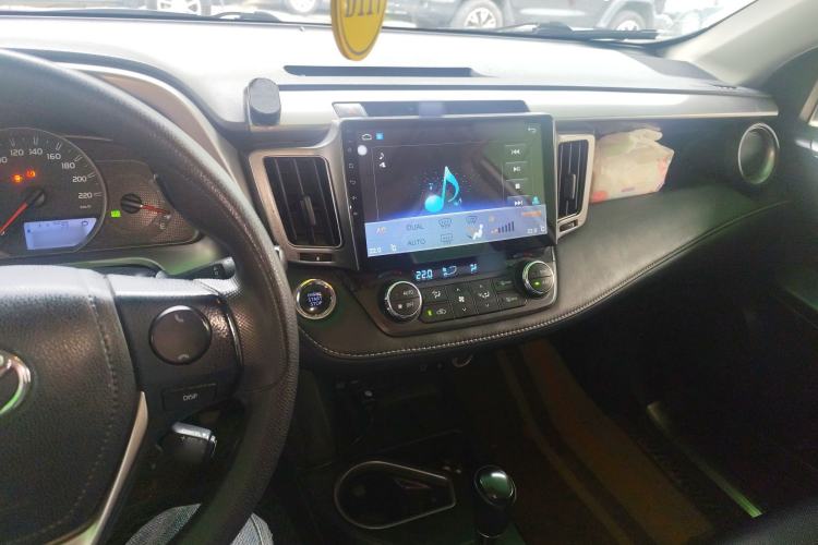 Used Toyota RAV4 2016 2.0L CVT Two-Wheel Drive Fashion Edition China V Standard