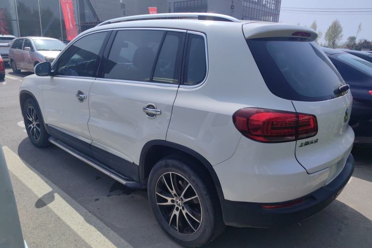 Used Volkswagen Tiguan 2013 1.8 TSI Automatic All-Wheel Drive Luxury Model Rear Left 45 Deg