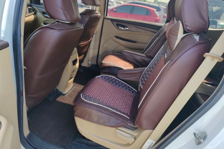 Used Baojun 730 2017 1.5T Manual Fashion Version 7 Seats China V Emission Standard