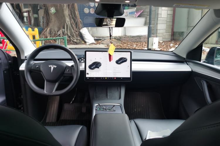 Used Tesla Model Y 2024 Rear-Wheel-Drive Version Center Console