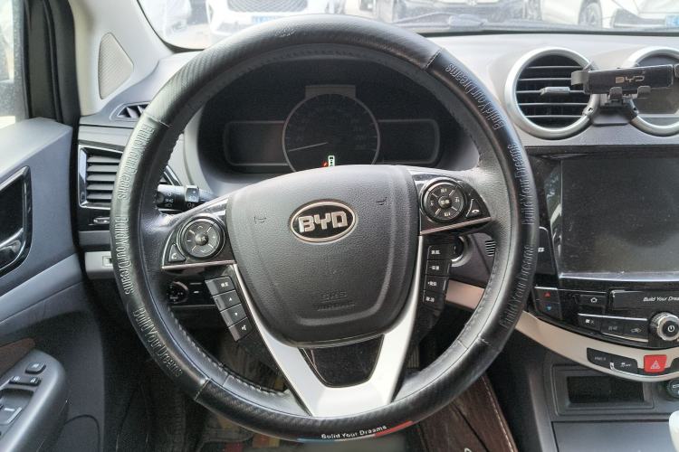 Used BYD S7 2015 2.0T Upgraded Automatic Luxury Version
