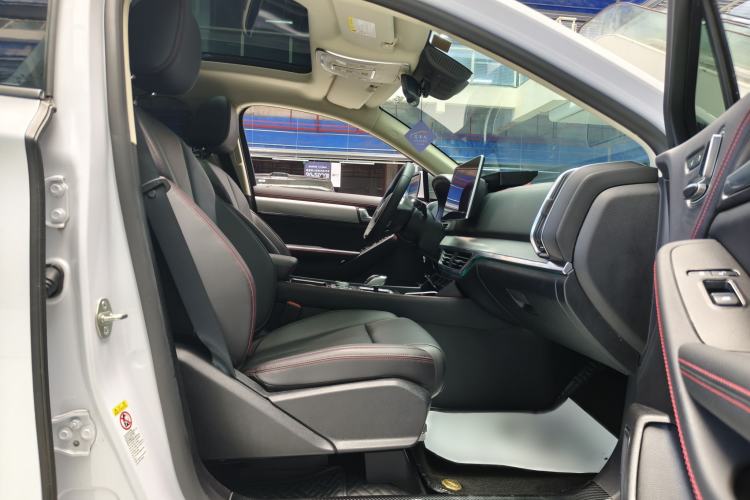 Used BYD Tang New Energy 2019 DM 2.0T All-Wheel Drive Smart Connectivity Enjoyment Model 7 Seats China VI Standard