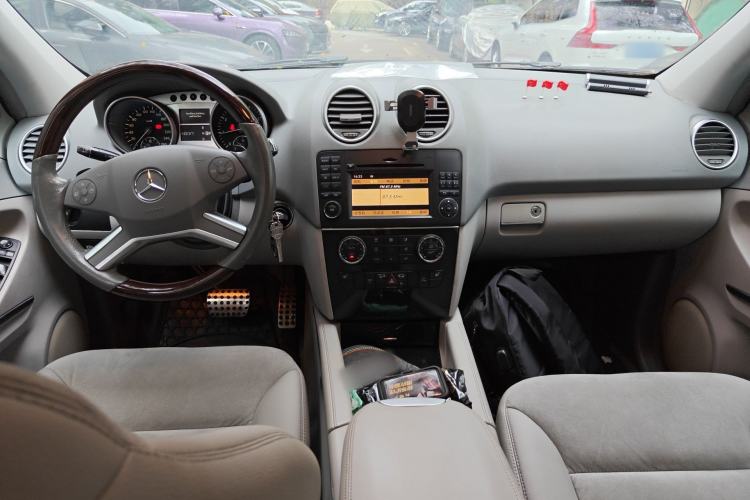 Used Mercedes-Benz M-Class 2010 ML 300 4MATIC