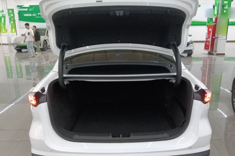 Used Geely Galaxy L6 2024 125km PLUS Dragon Edition Trunk