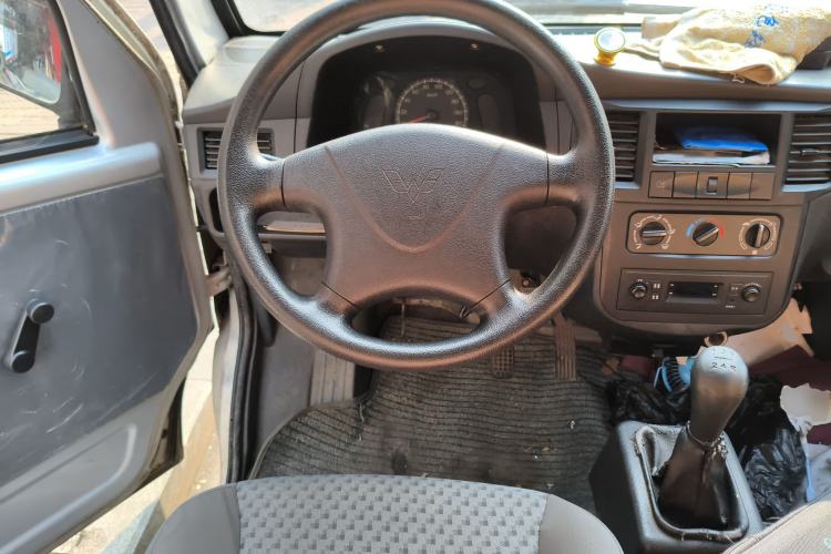 Used Wuling Zhiguang 2015 1.2L Practical LS-I Model
