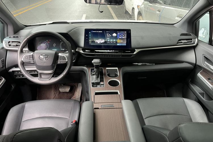 Used Toyota Granvia 2024 2.5L Hybrid Prestige PLUS Edition Center Console