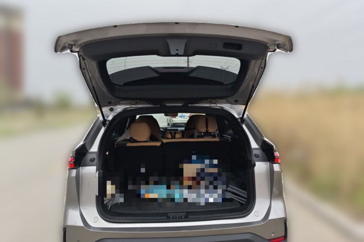 Used Geely Galaxy L7 2024 1.5T 115 km PLUS Dragon Edition Trunk