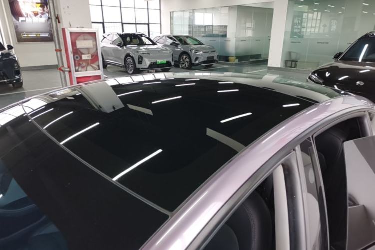 Used Tesla Model 3 2023 Rear-Wheel-Drive Version Roof