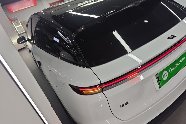 Used Li Auto i6 2025 Model Two-Wheel-Drive Standard Type
