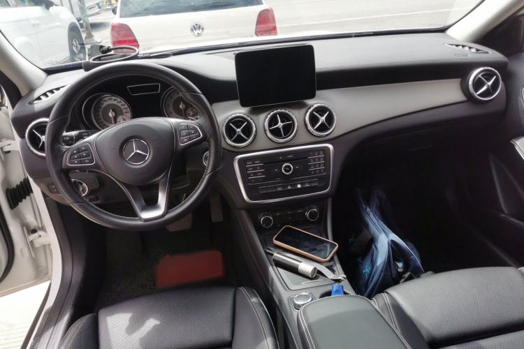 Used Mercedes-Benz GLA 2016 GLA 200 Fashion Model Center Console