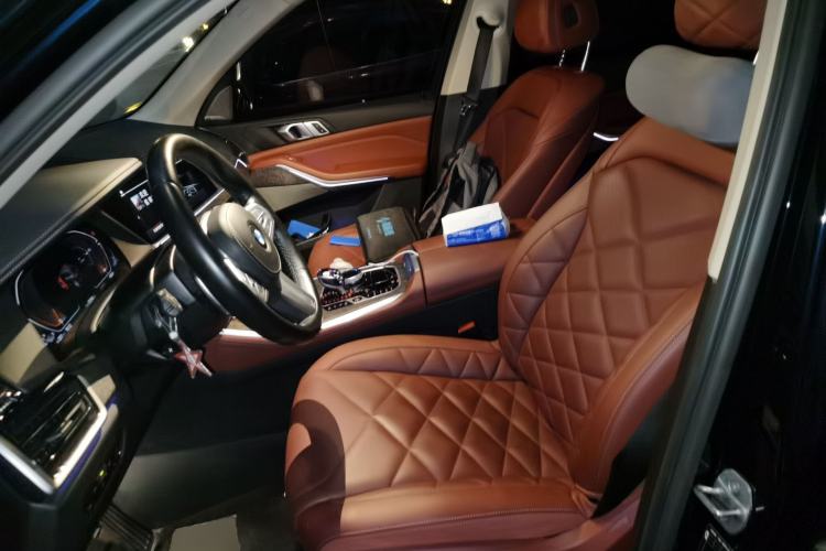 Used BMW X5 2022 xDrive 30Li Luxury M Sport Package
