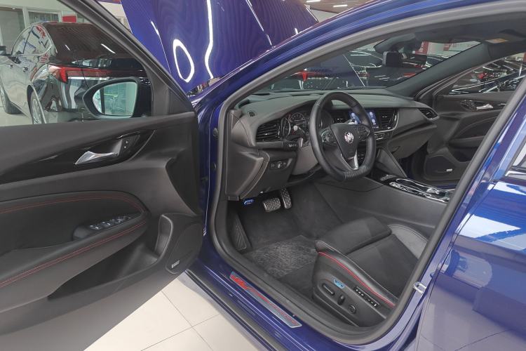 Used Buick Regal 2020 GS 28T Prestige Model