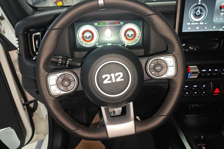 Used 212 T01 2024 2.0T Explorer