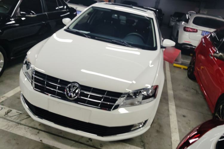 Used Volkswagen Lavida 2013 Restyled Classic 1.6L Manual Comfort Edition